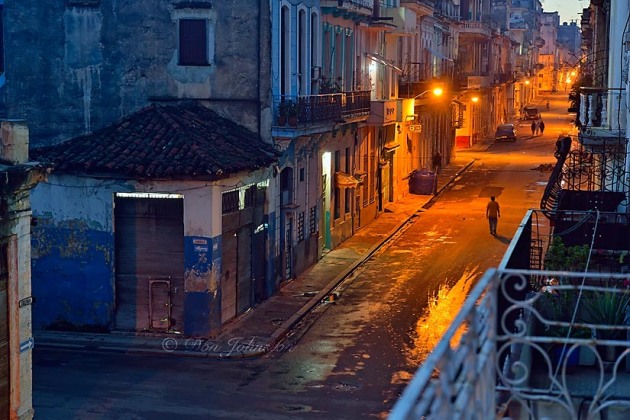 Street photogrphy in central Havana- Calle Escobar with dawn streetlights