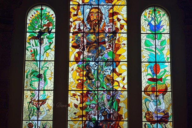 Iglesia San Francisco de Paul - Stained glass interior